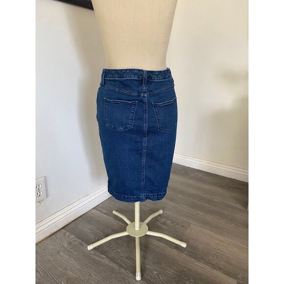 Universal Thread Women's Blue Button Down Pencil Denim Skirt Size 2/26 - Picture 2 of 7